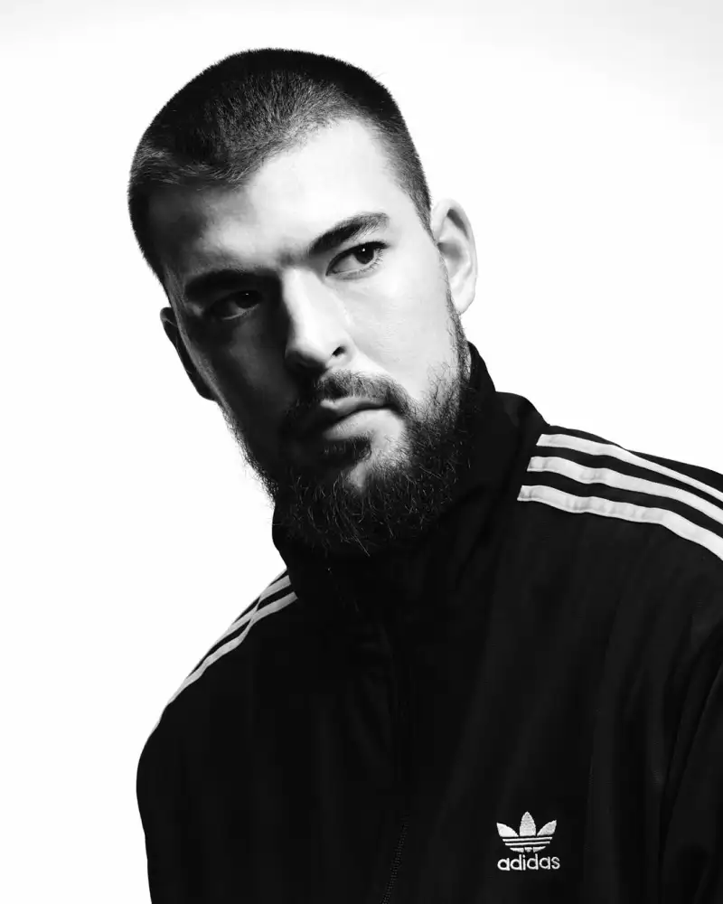 华体会app下载-超级明星！祖巴茨Ins晒为品牌方所拍摄的形象照与球迷分享