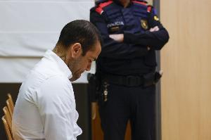 华体会app下载-西媒：阿尔维斯被判无罪后，在家彻夜播放音乐庆祝