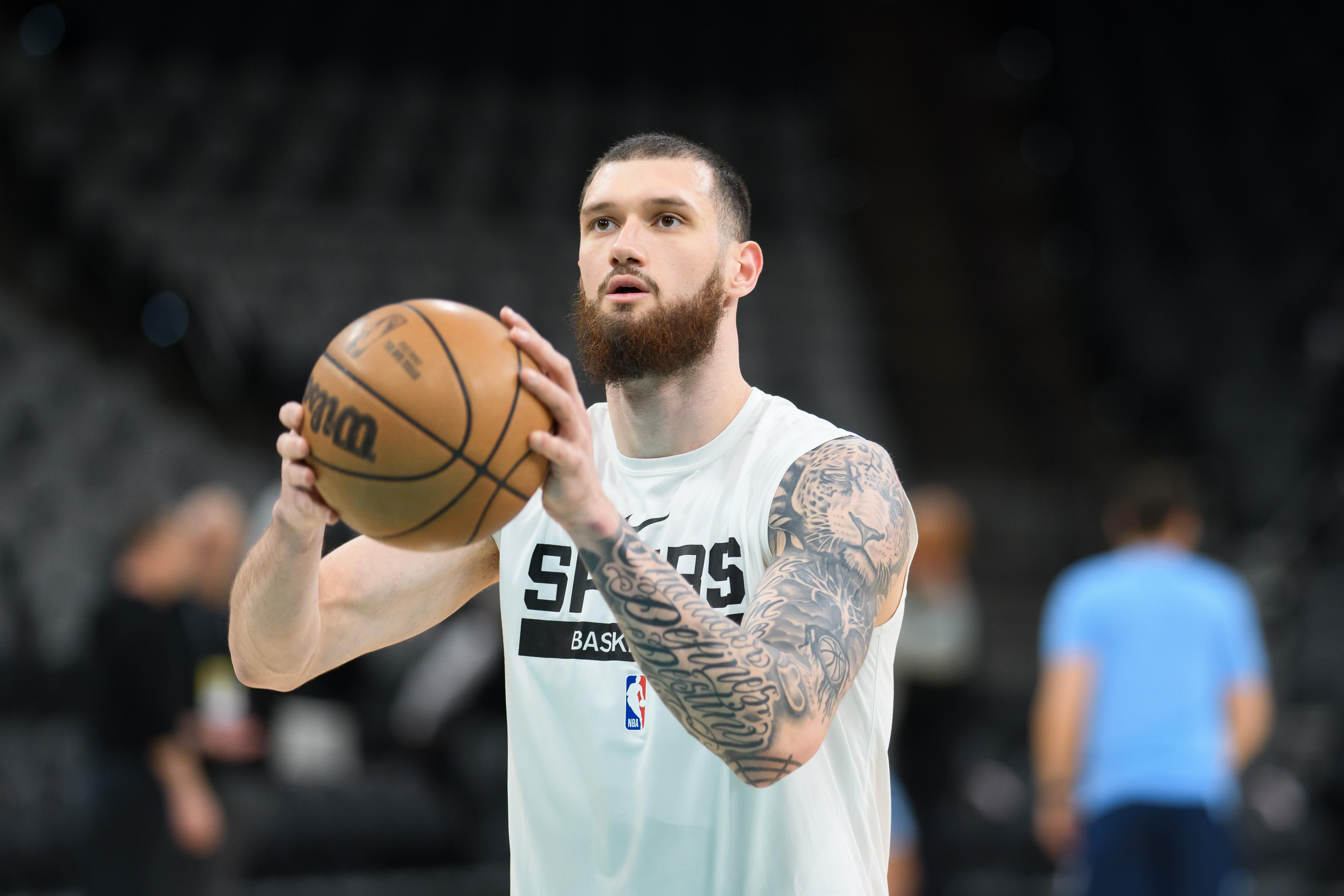 华体会app下载-手感一般！马穆凯拉什维利11中4&amp;amp;三分4中0拿到13分&amp;amp;拼到5犯离场