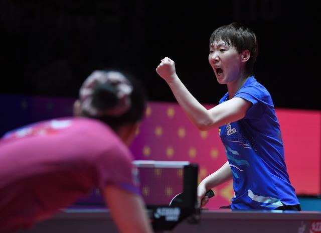 （体育）（1）乒乓球——世界杯女单：王曼昱晋级八强XxjpseC007228_20250417_PEPFN0A001.jpg