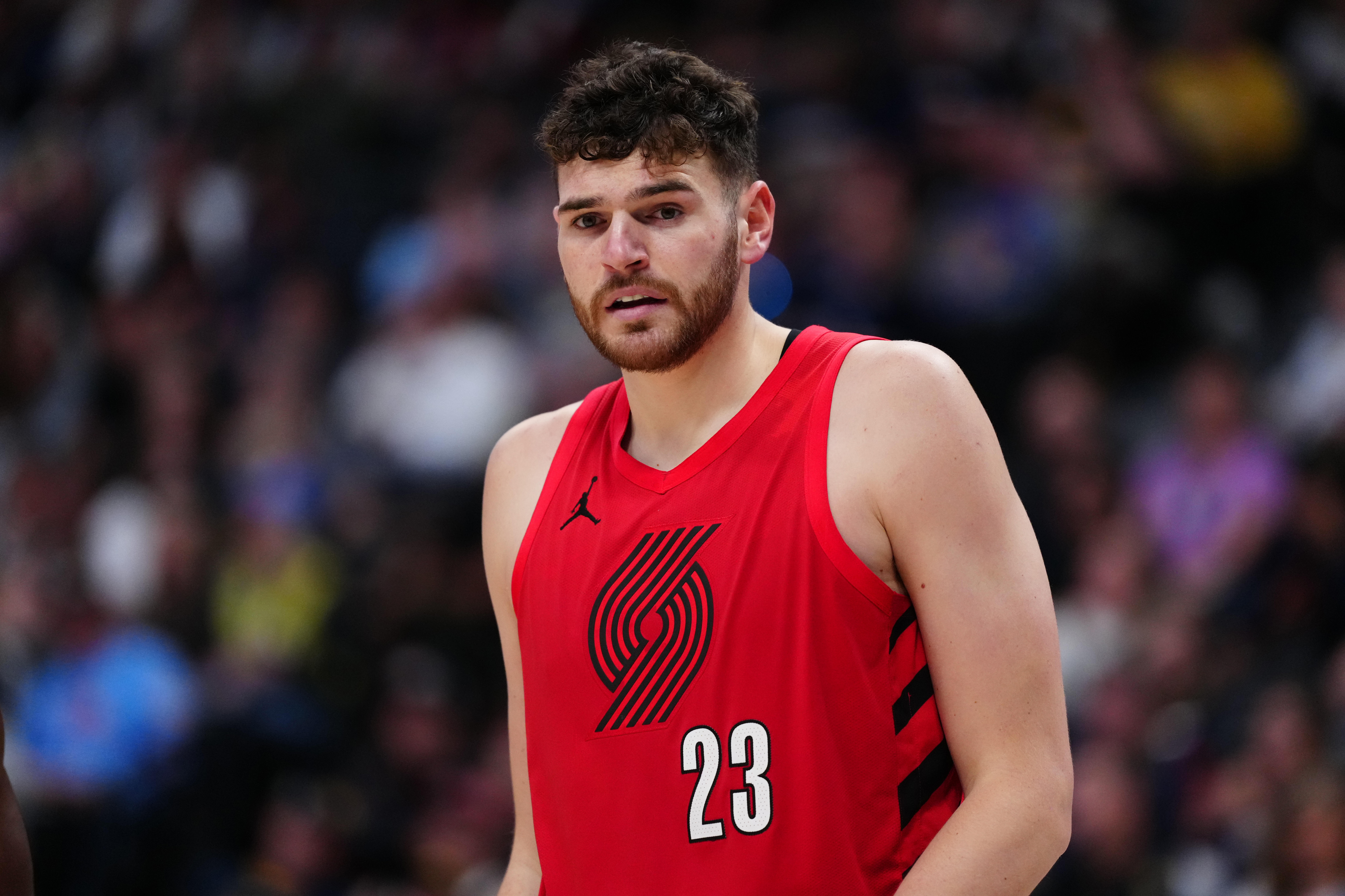 华体会平台网址-生涯第二年！克林根场均12.1分11.6篮板 进攻篮板联盟第一